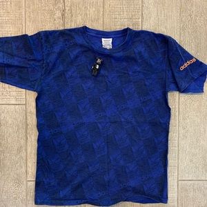 Vintage all around Adidas print t shirt